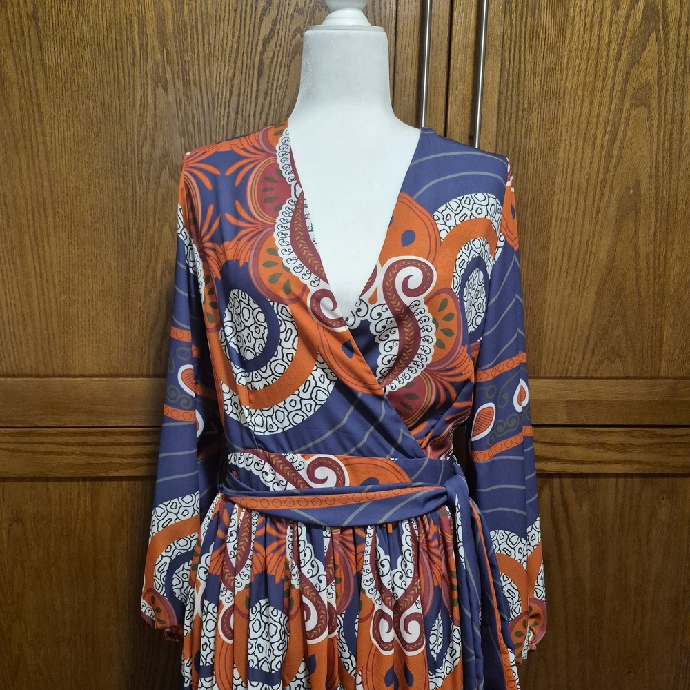 Grassfields | Elegant Long Sleeve Paisley Dress